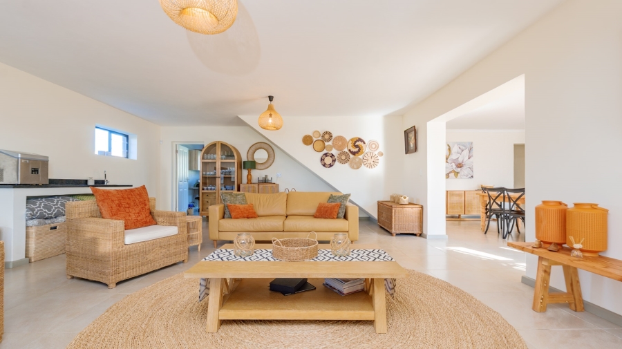 4 Bedroom Property for Sale in Struisbaai Western Cape